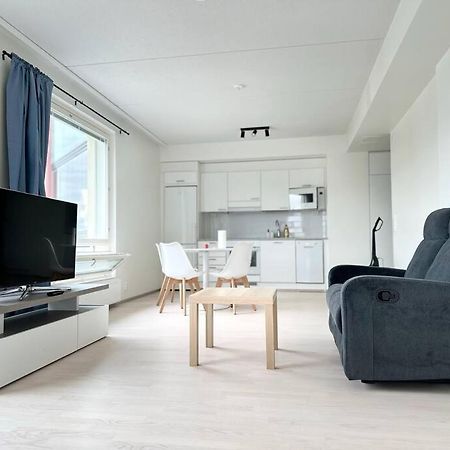 Ferienwohnung Huoneisto Juna Aseman Vieressae Vantaa Exterior foto