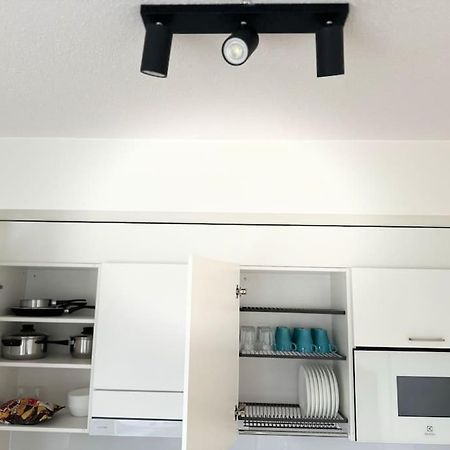 Ferienwohnung Huoneisto Juna Aseman Vieressae Vantaa Exterior foto