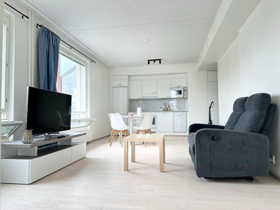 Ferienwohnung Huoneisto Juna Aseman Vieressae Vantaa Exterior foto